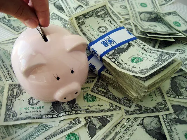 7 Money-Saving Tips for Freelancers