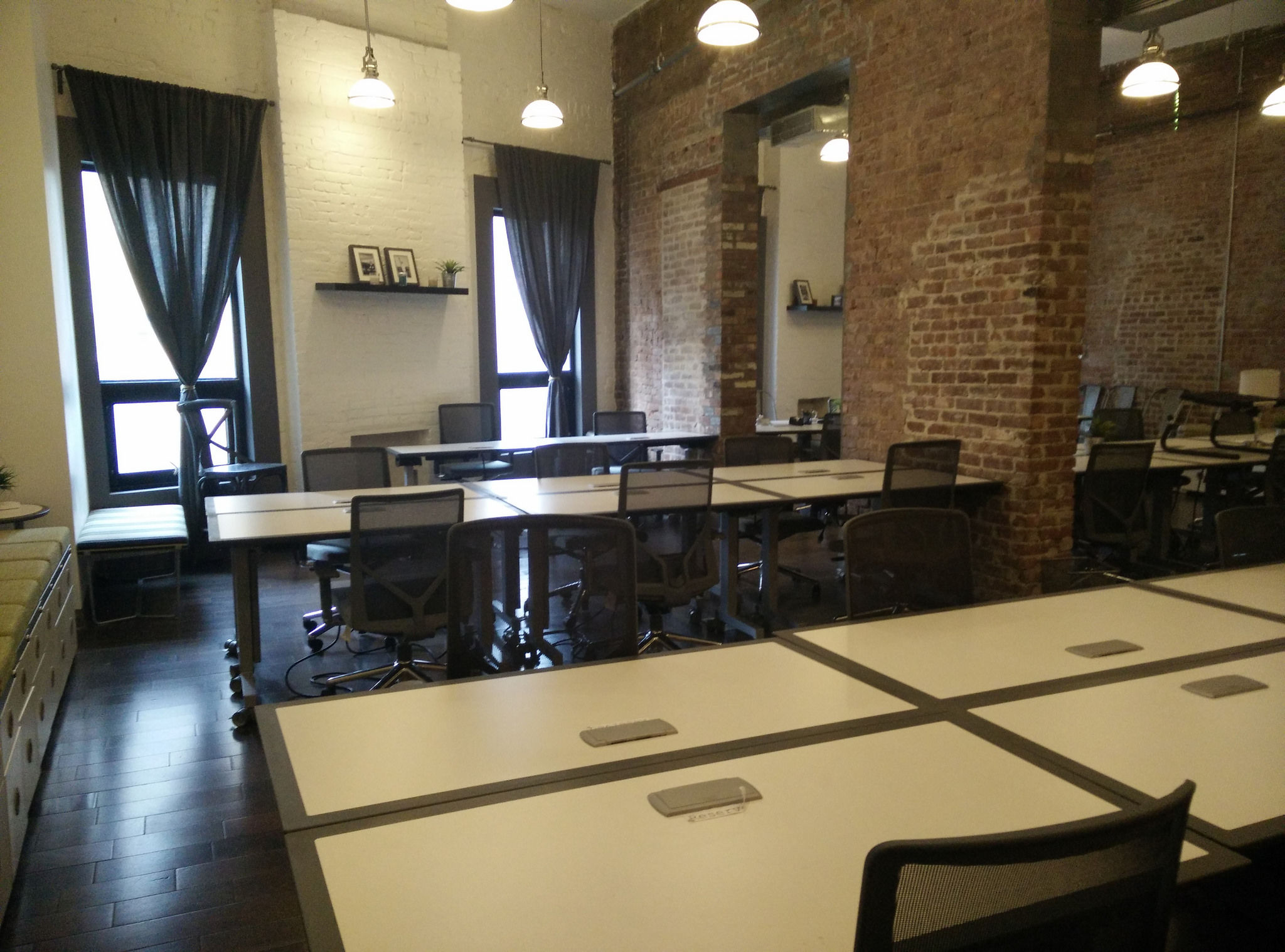 The Pros and Cons of a Coworking Space